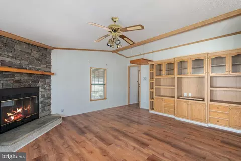 183 Greenbriar Dr S, Bath, PA 18014 photo 34