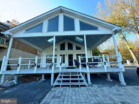 4305 N Delaware Dr, Easton, PA 18040