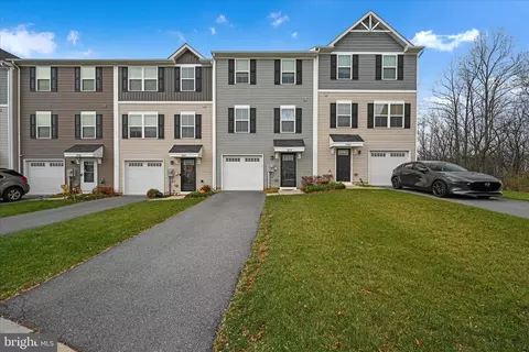 2072 Alex Rd, Easton, PA 18040