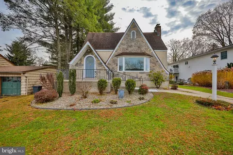 420 9th St, Easton, PA 18042