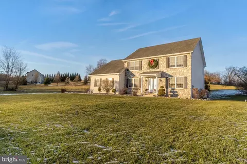 33 Starseed Dr, Bangor, PA 18013