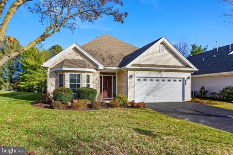 60 Glenmoor Cir N, Easton, PA 18045