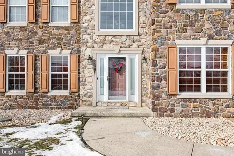 3000 Long Way, Easton, PA 18040