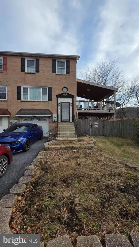 238 Vista Dr, Easton, PA 18042