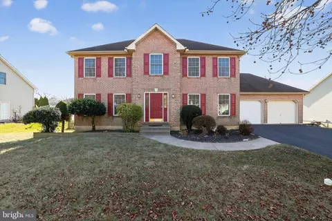 4008 Donegal Dr, Bethlehem, PA 18020
