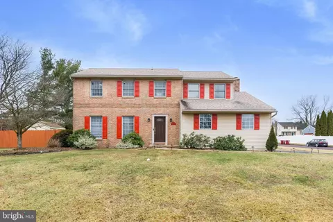 402 Florentine Dr, Easton, PA 18040