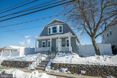 1027 1st Ave, Hellertown, PA 18055