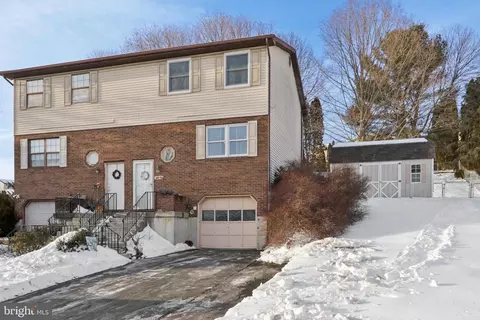 3870 Timothy Ln, Bethlehem, PA 18020