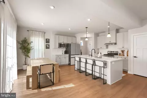 1174 Woodmont Ln, Catasauqua, PA 18032