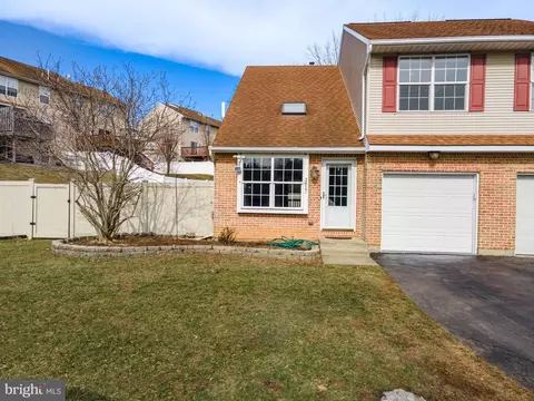 2627 Tamlynn Ct, Easton, PA 18045