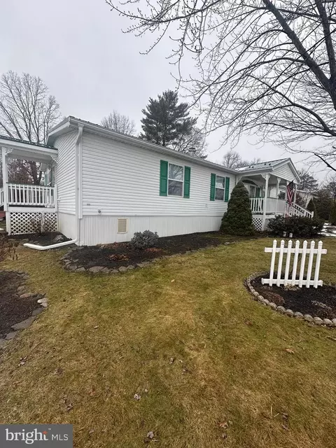 4162 Bunker Hill Ln W, Walnutport, PA 18088