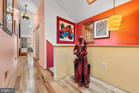 Entry Way - 436 E Macada Rd, Bethlehem, PA 18017 photo 3 of 7