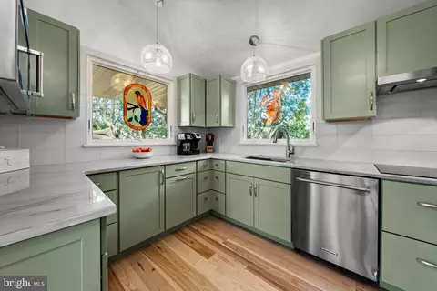 Kitchen - 436 E Macada Rd, Bethlehem, PA 18017 photo 5 of 6