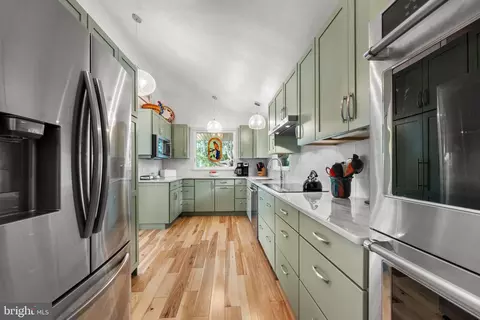 Kitchen - 436 E Macada Rd, Bethlehem, PA 18017 photo 4 of 6