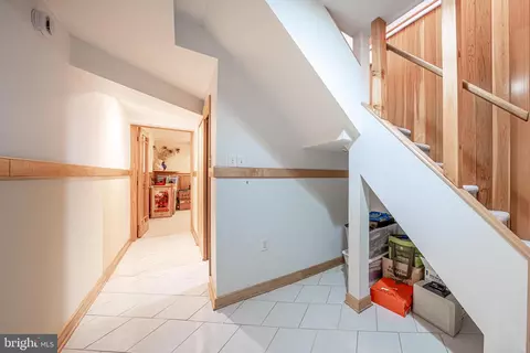 Entry Way - 436 E Macada Rd, Bethlehem, PA 18017 photo 6 of 7