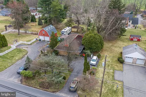 View/Area - 436 E Macada Rd, Bethlehem, PA 18017 photo 2 of 4
