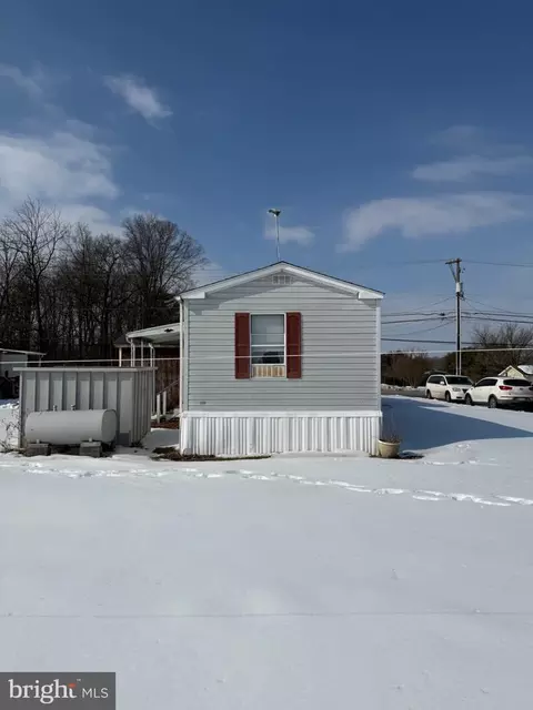 172 Moorestown Dr, Bath, PA 18014 photo 3