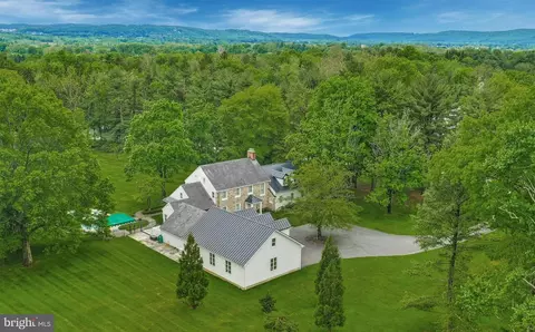 Exterior - 1803 Apple Tree Ln E, Bethlehem, PA 18015 photo 3 of 15