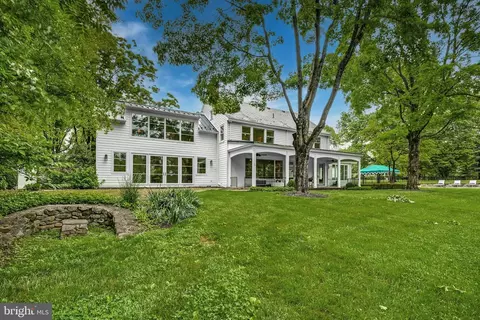Exterior - 1803 Apple Tree Ln E, Bethlehem, PA 18015 photo 12 of 15