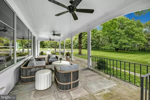 Exterior - 1803 Apple Tree Ln E, Bethlehem, PA 18015 photo 7 of 15