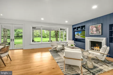 Living - 1803 Apple Tree Ln E, Bethlehem, PA 18015 photo 1 of 1