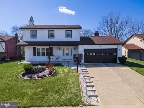 2950 Santee Dr, Bethlehem, PA 18017