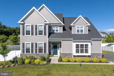 70 Kate Ct, Easton, PA 18042