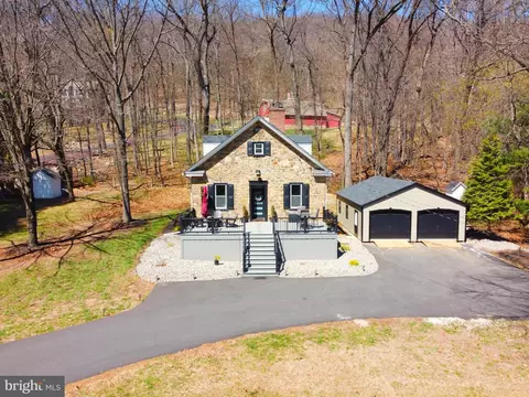 2239 Wassergass Rd, Hellertown, PA 18055