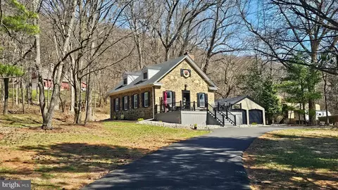 2239 Wassergass Rd, Hellertown, PA 18055