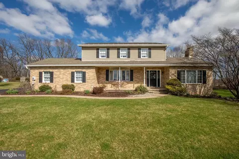 783 American General Dr, Easton, PA 18040