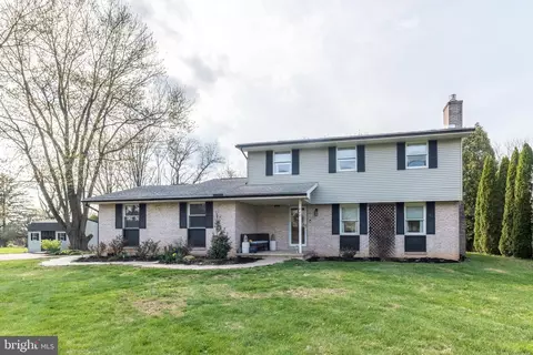 680 Hope Dr, Nazareth, PA 18064