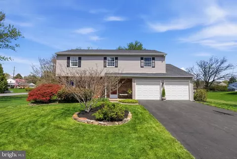 1847 Clarence Dr, Hellertown, PA 18055