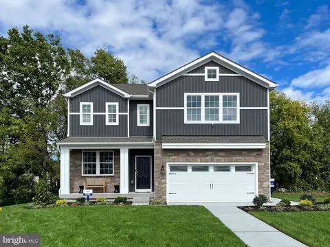 102 Winding Rd, Forks Township, PA 18040