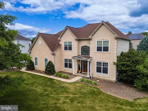 4415 Crosswinds Dr, Easton, PA 18045