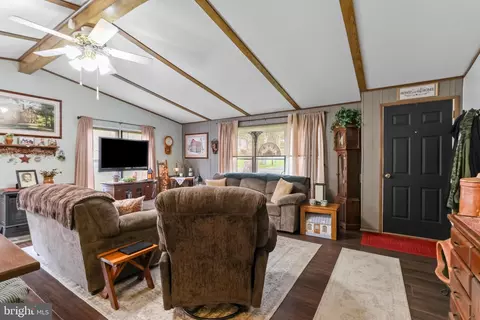 17 Valley View Dr, Bath, PA 18014 photo 7