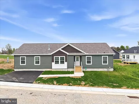 3987 Hastings Rd, Walnutport, PA 18088