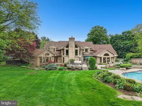 2708 Bridle Path Pl, Bethlehem, PA 18017