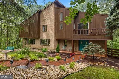 3385 Woodbridge Cir, Bethlehem, PA 18017