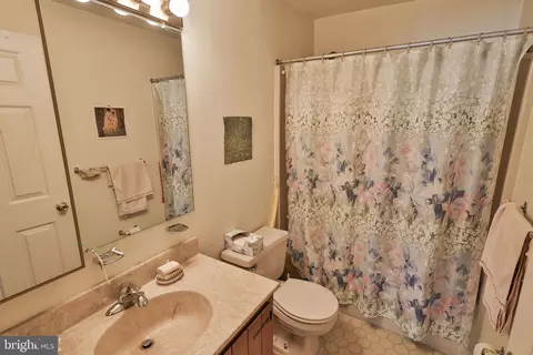 Bath - 102 Drift Ct #B, Bethlehem, PA 18020 photo 1 of 1