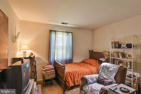 Bedroom - 102 Drift Ct #B, Bethlehem, PA 18020 photo 3 of 4