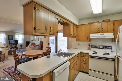Kitchen - 102 Drift Ct #B, Bethlehem, PA 18020 photo 1 of 2