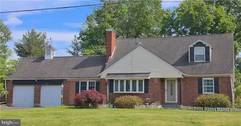 1345 Macada, Bethlehem, PA 18017