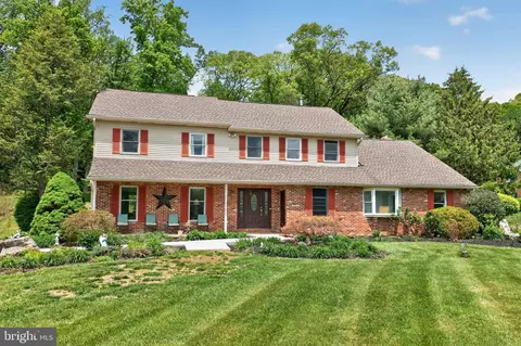 1625 Rosalie Dr, Hellertown, PA 18055