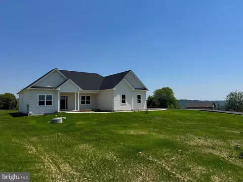 448 Long Ln, Walnutport, PA 18088