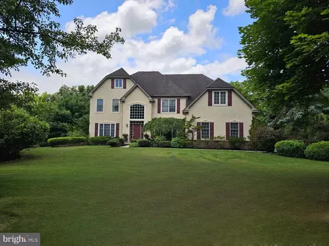 30 Melchor Dr, Easton, PA 18042