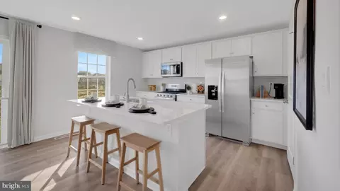 222 Winding Rd, Forks Township, PA 18040