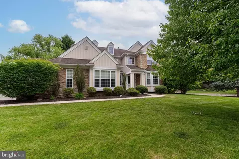 780 Ramblewood Dr, Easton, PA 18040