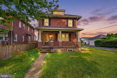 1118 Minsi Trail St, Bethlehem, PA 18018