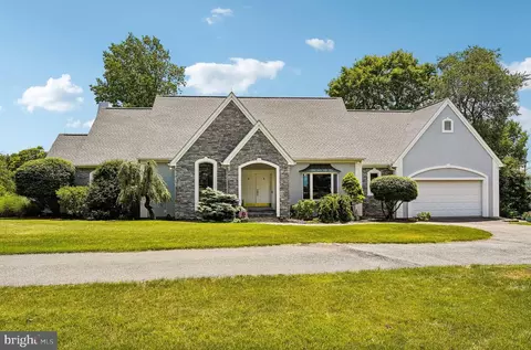 280 Sky Line Dr, Easton, PA 18042