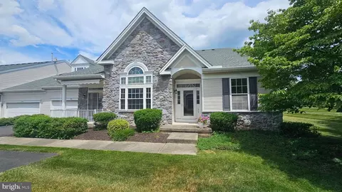 Exterior - 1866 Gregory Pl, Hellertown, PA 18055 photo 2 of 4